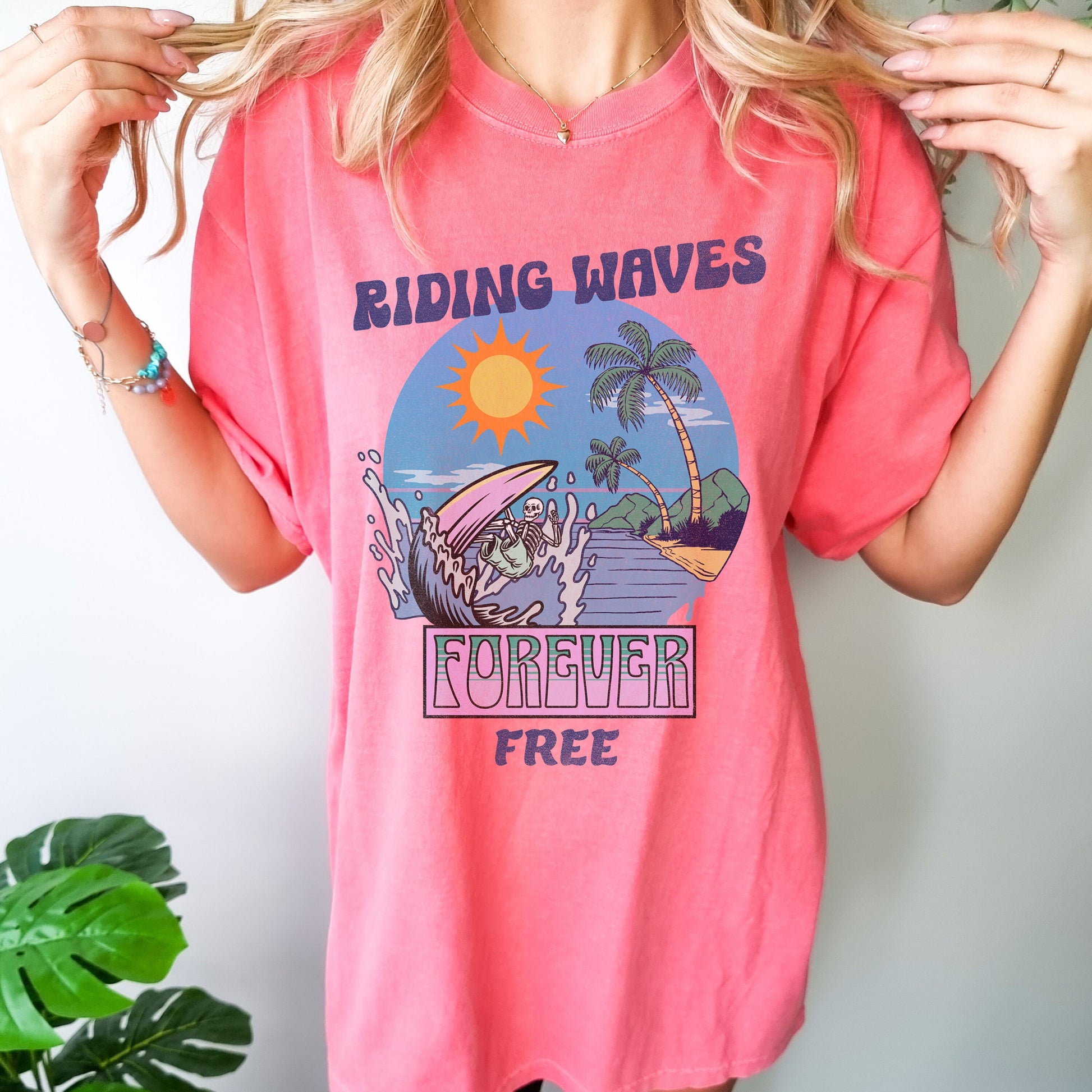 Riding Waves Forever Free, Happiness Comes In Waves, Trendy T Shirts For Women, Summer Vibes Shirt, Comfort Colors Tshirts, Surfing Skeleton