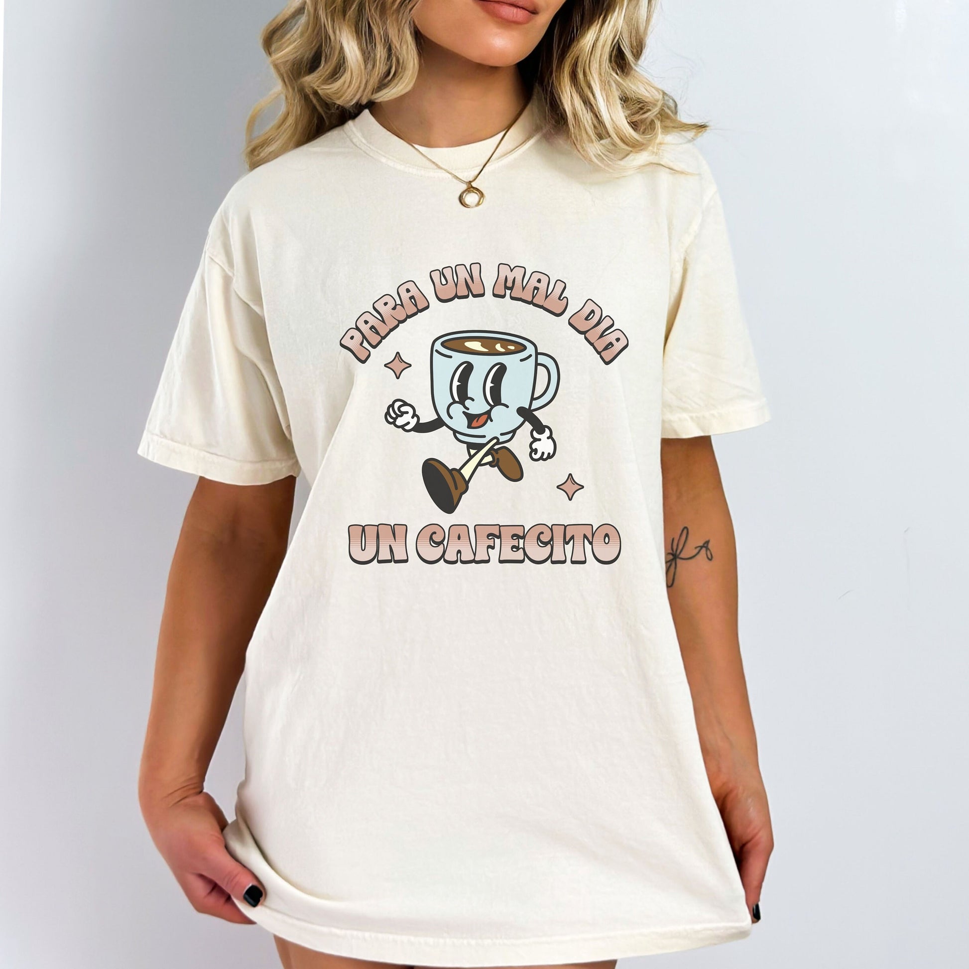 Para Un Mal Dia Un Cafecito, Retro Coffee T-shirt, But First Cafecito, Cute Coffee T Shirt, Comfort Color Tees, Trendy T Shirts For Women