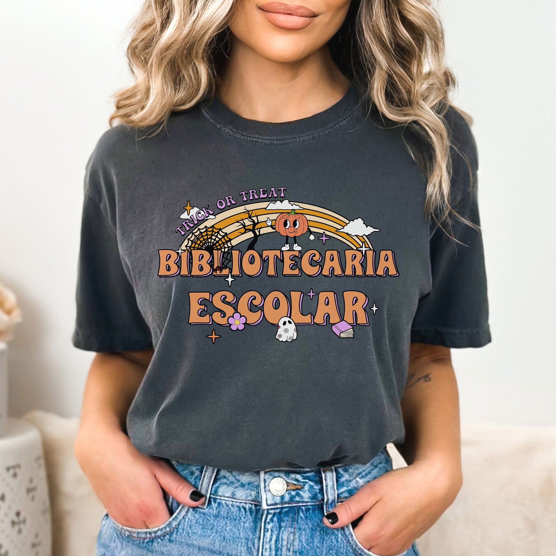 Bibliotecaria Escolar Shirt, Halloween School Librarian, School Librarian Shirt, Spooky School Librarian, Halloween School Librarian Shirt