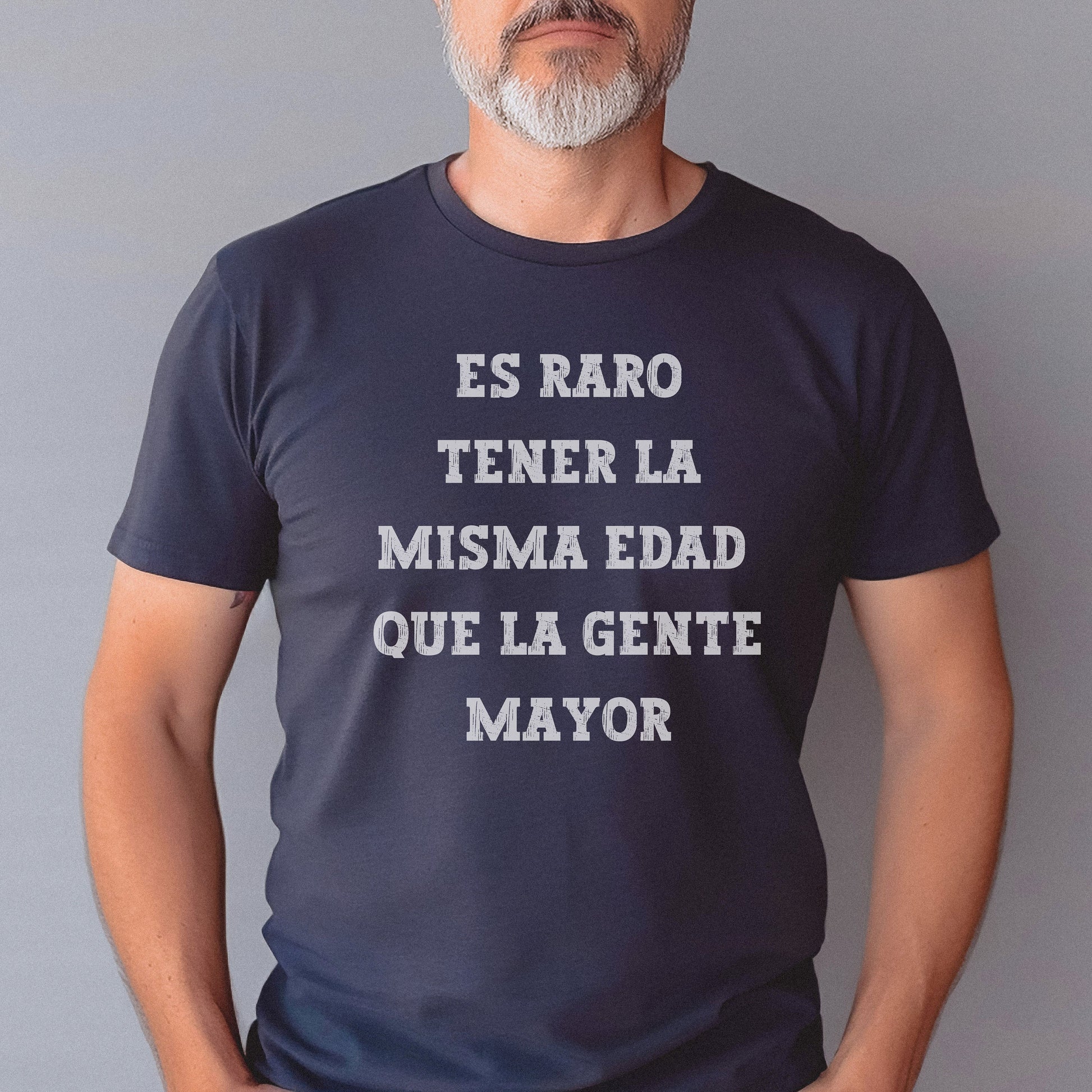 Es Raro Tener La Misma Edad Que La Gente Mayor, Regalo Para Esposo, Regalo Para Abuelo, Mens Funny Shirts, Funny Men's Shirts, Gifts For Him